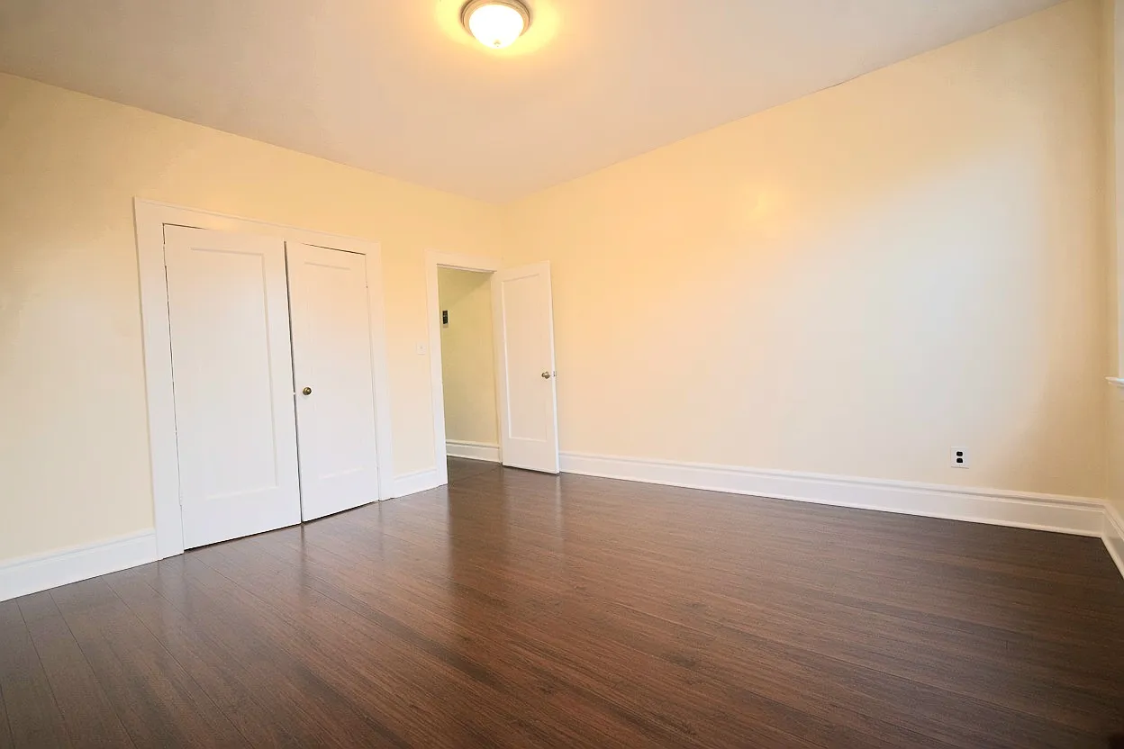 148 Chancellor Ave — Photo 3