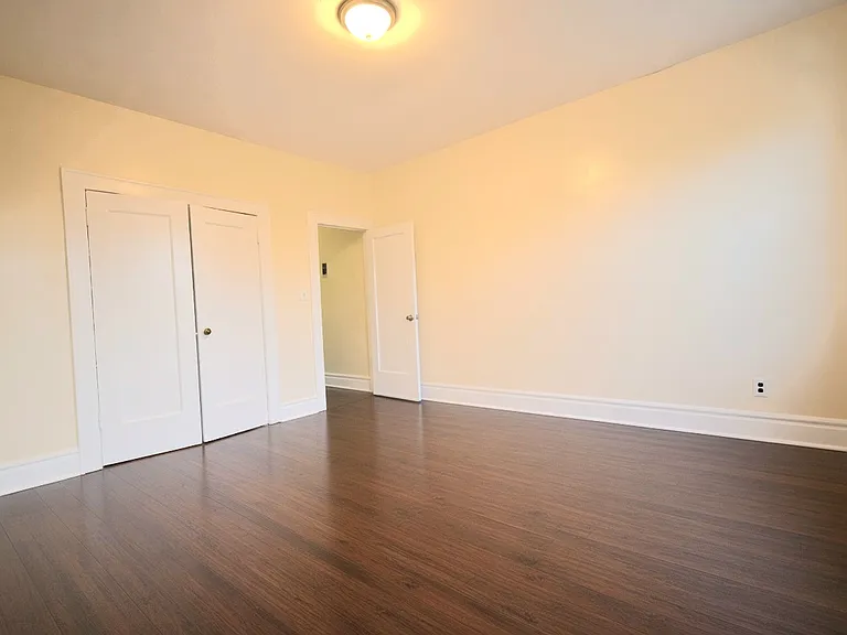 148 Chancellor Ave #D5 — Photo 3