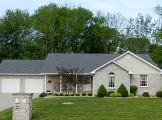 160 S Ridge Ln, Versailles, IN 47042