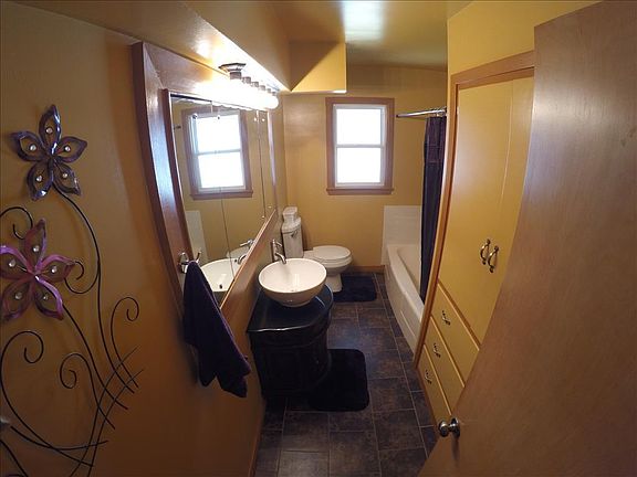 4th image of 265 E 16th St