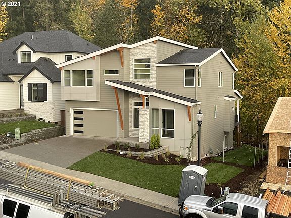 2nd image of 634 NE Province Ct