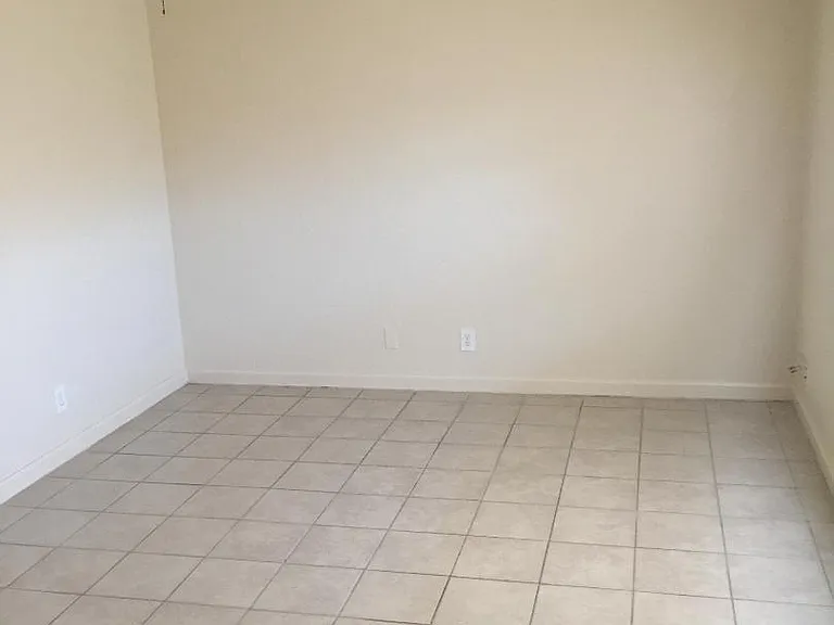 1446 S Chance Ave #104 — Photo 4