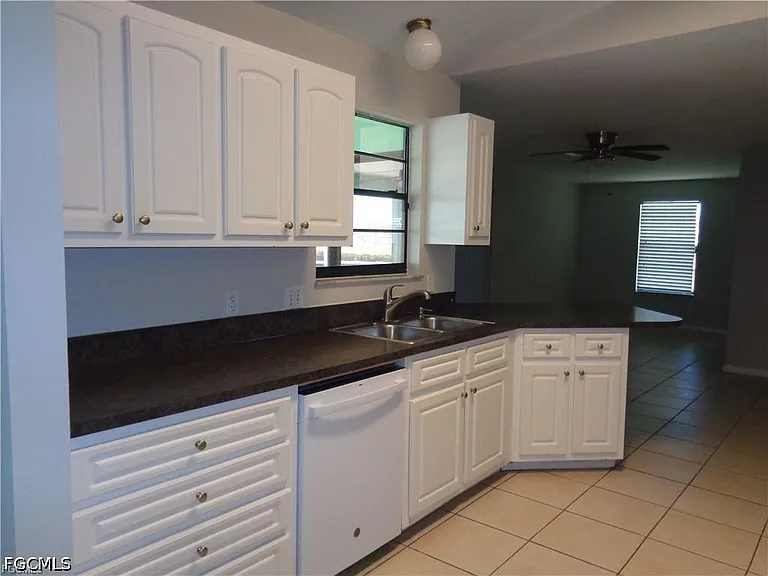 1510 SW 8th Pl — Photo 10