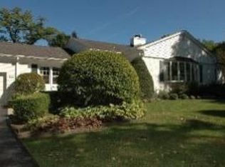 99 Wooded Ln, Lake Forest, IL 60045