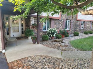 61 Brittany Ln, Bourbonnais, IL 60914