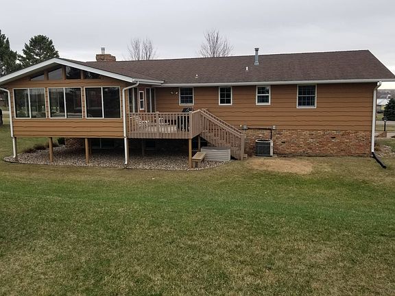 3rd image of 2620 310th St