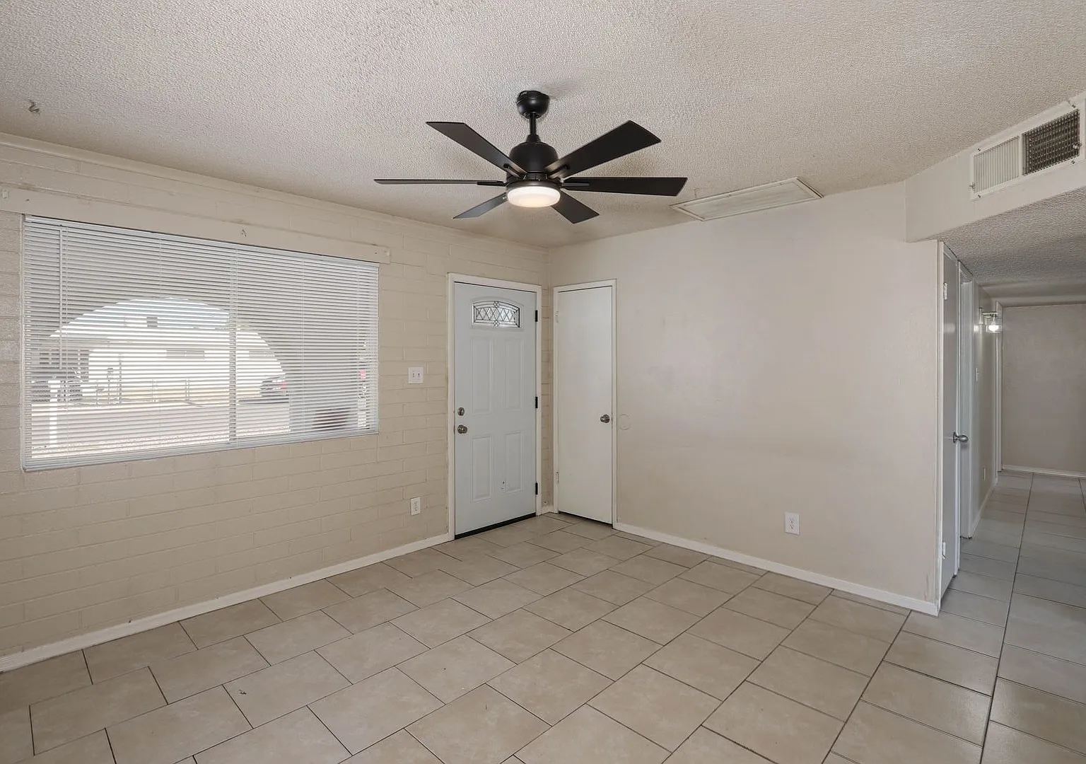 4 Bedroom 2 bath in Heart of Casa Grande — Photo 3
