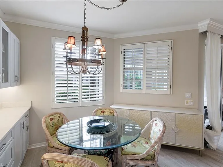 400 L Ambiance Cir #104 — Photo 12