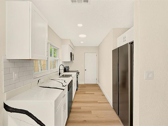 4th image of 214 45TH AVENUE NE