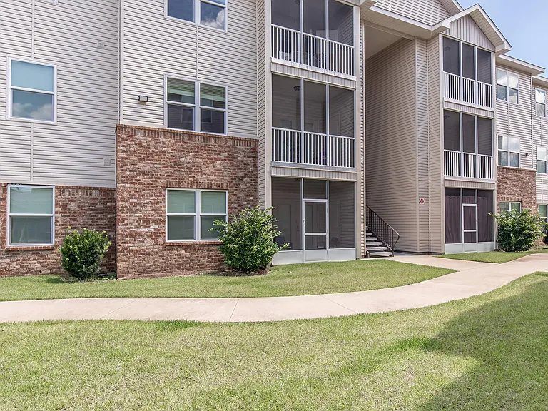 Crosswinds Apartments — Photo 2