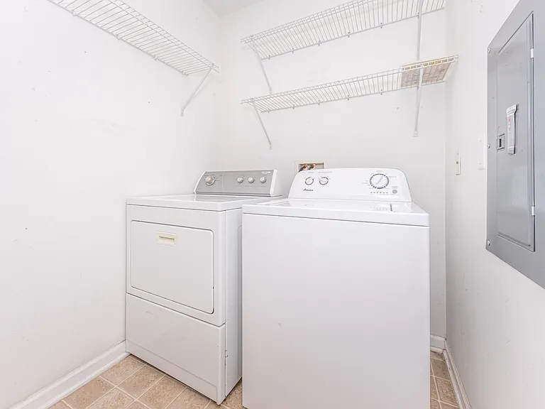 2646 S Knightsbridge Cir #1 — Photo 39