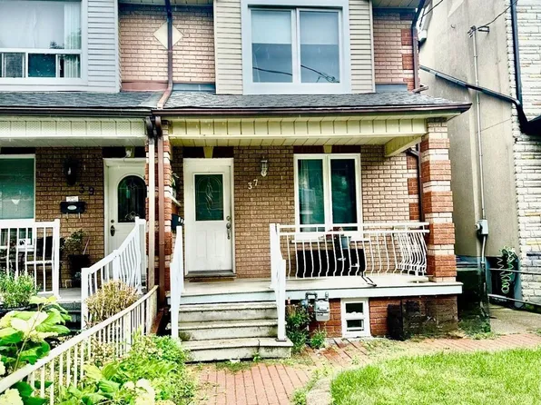 37 Gillespie Ave, Toronto, ON M6N 2Y5