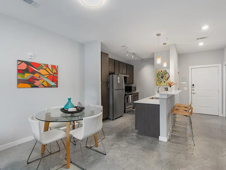 2501 Thornton Rd — Photo 8