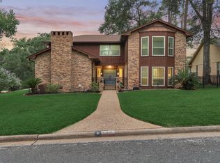 660 Hillcrest Dr, Huntsville, TX 77340