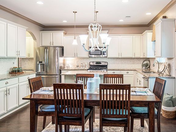 4th image of 1020 Dublin Way