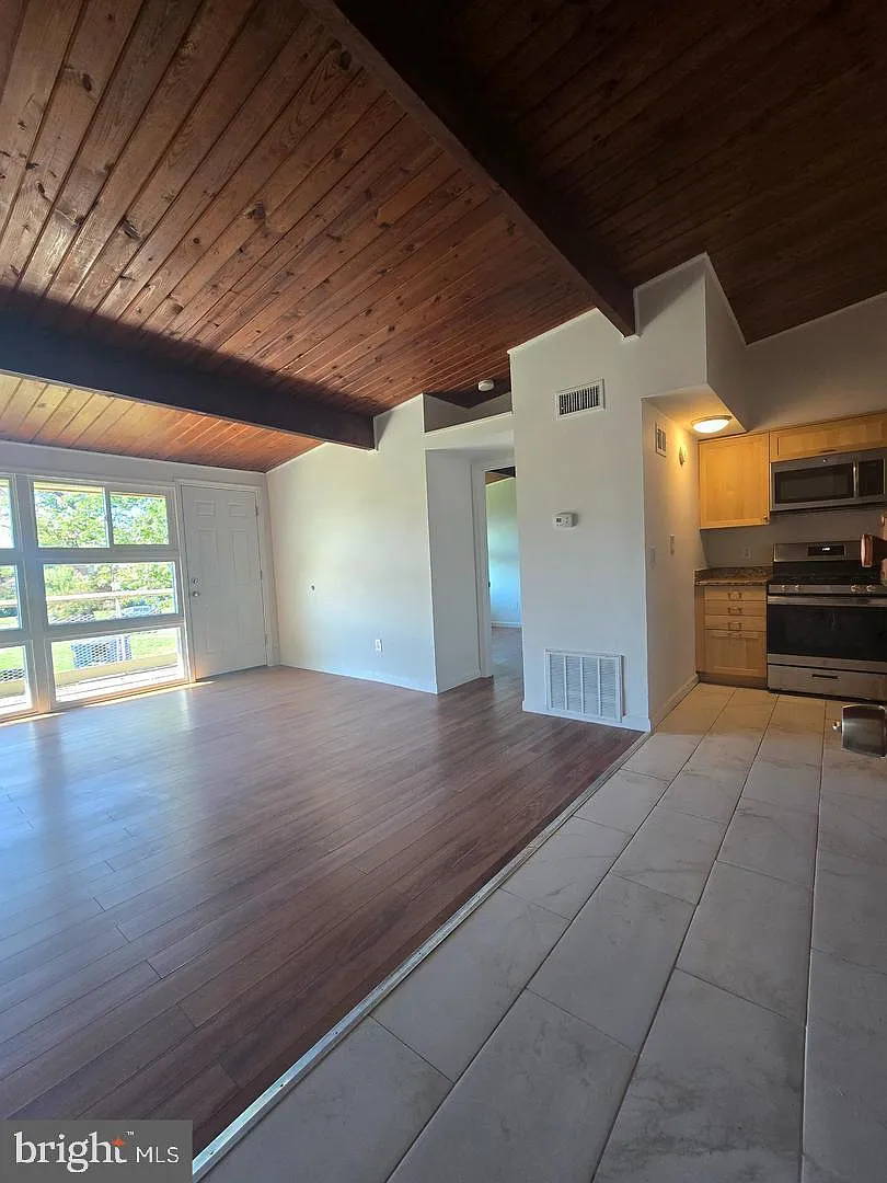 Riggs Hill Condo — Photo 4