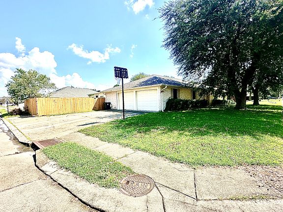 2nd image of 502 San Antonio Blvd