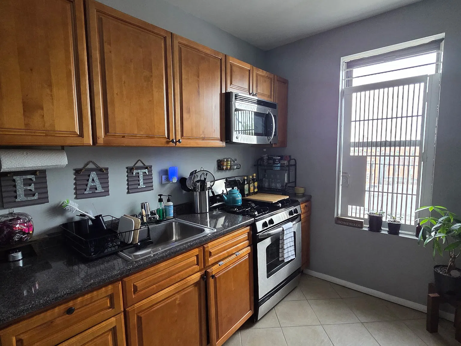 1 bed, 900 sqft, $2,400 — Photo 2