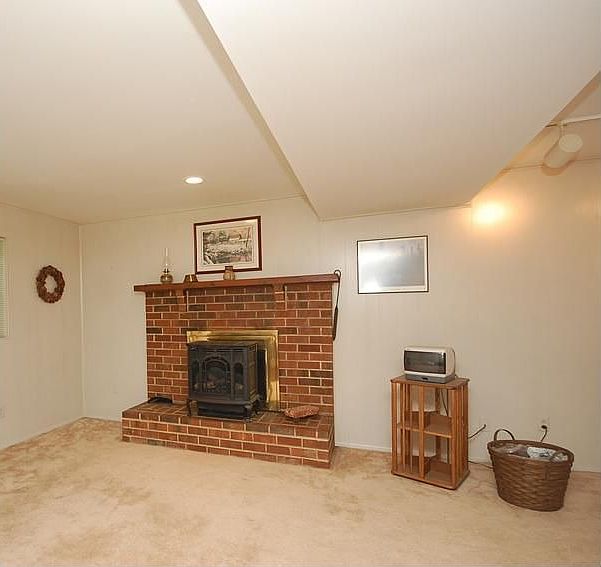 Family Room w/ Fireplace