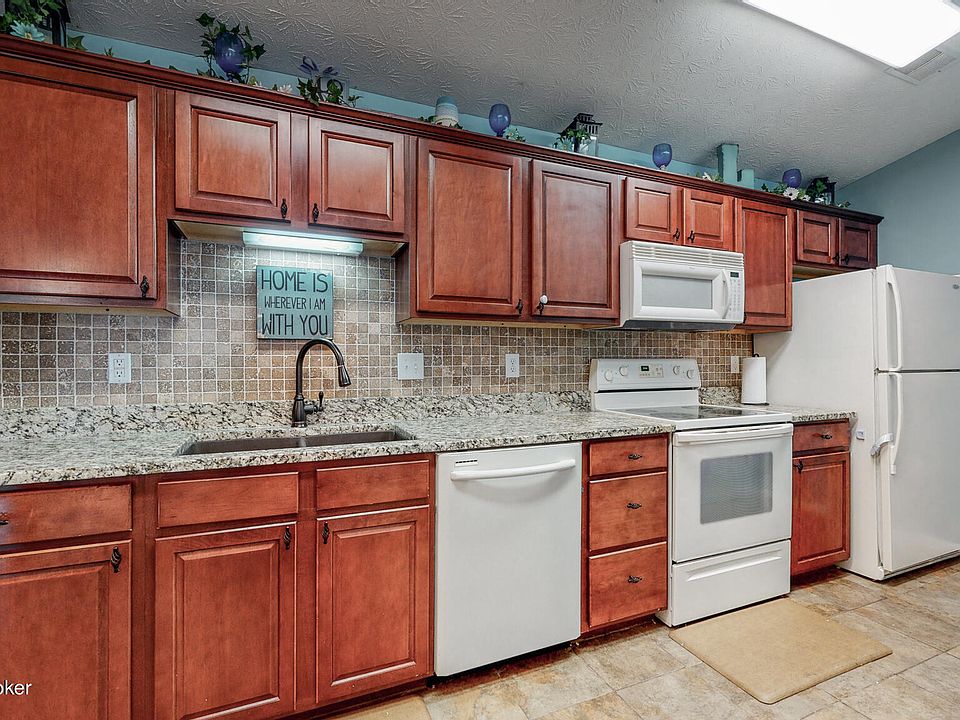 Madison Park Condominiums 6405 Cameron Ln Crestwood KY Zillow