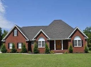 290 Shenandoah Dr NE, Calhoun, GA