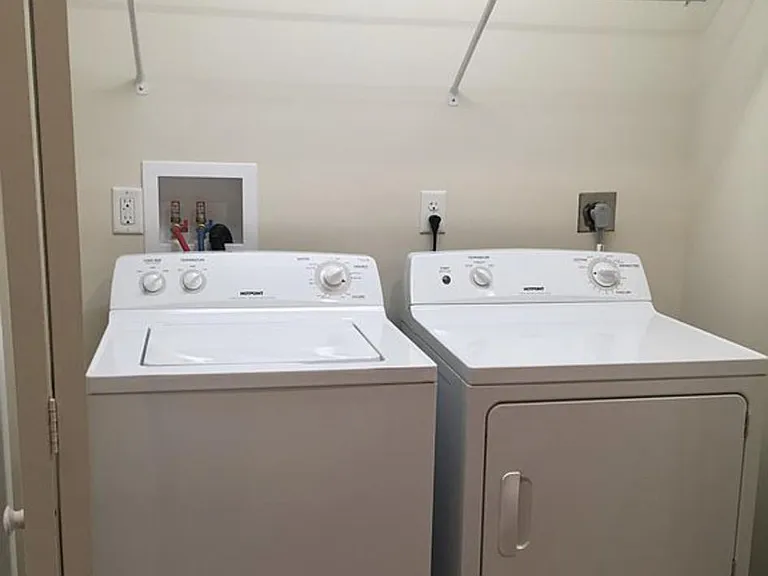 707 Blossom Dr — Photo 15