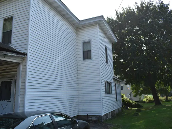 300 W State St, Johnstown, NY 12095