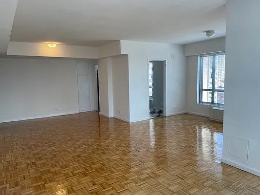 Rented by Solow Realty | media 7