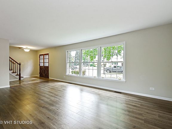 2nd image of 635 E Meadow Ln