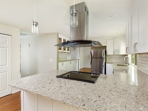 5th image of 8194 Kaster Dr NE
