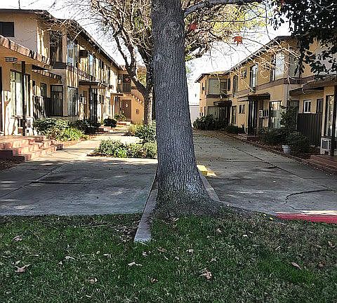 5th image of 312 N San Antonio Ave APT 1