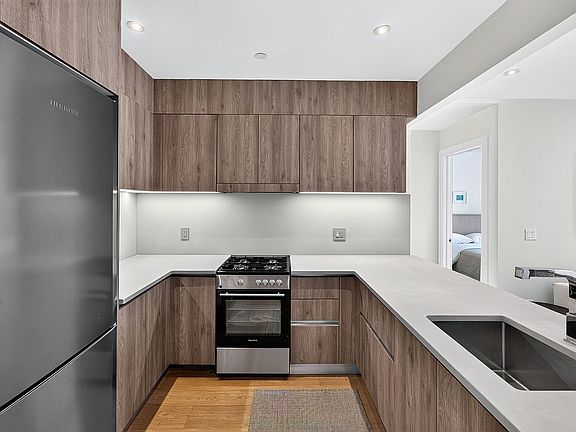 4th image of 308 W 133rd St #9C