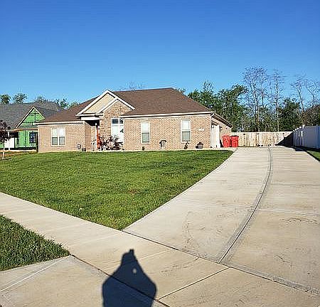 3rd image of 136 Whispering Pines Dr