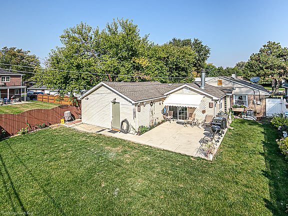 4th image of 5137 Oak Center Dr