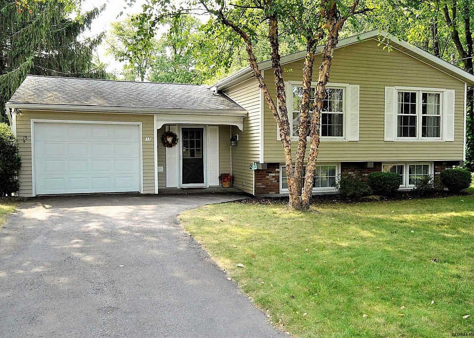 1st image of 15 Prince Ct