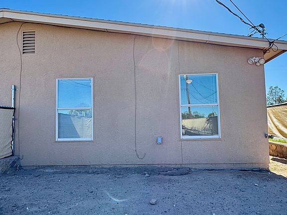 3rd image of 8491 Roseway Dr #A