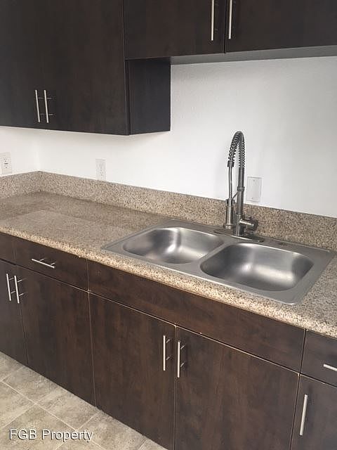 1st image of 406 N Bixel St APT 3