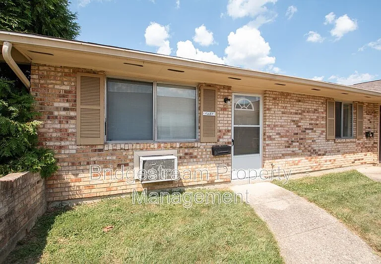 4327 Powell Rd — Photo 2