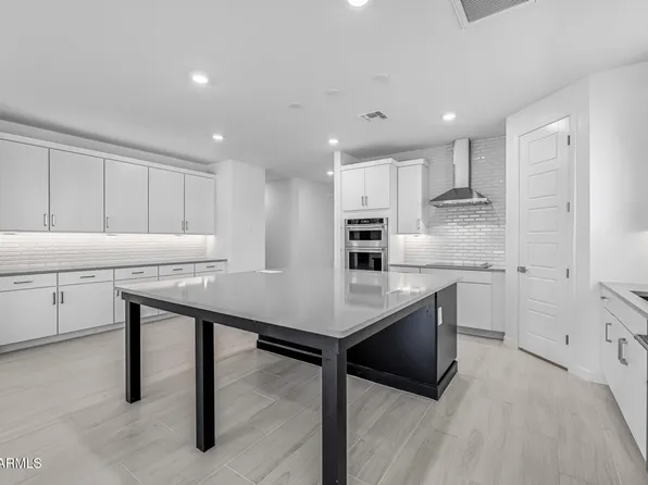 2323 W PEARCE Road, Phoenix, AZ 85041