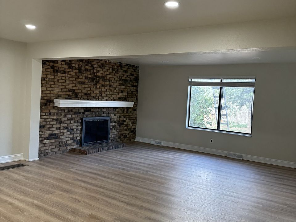 1st image of 14467 E Radcliff Dr
