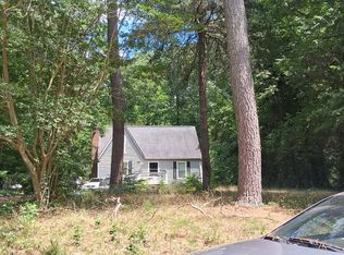 6235 Jones Creek Dr, Gloucester, VA 23061