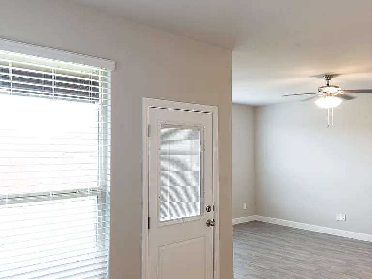 2244 Dyre Dr — Photo 14