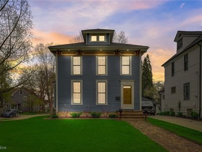124 S Franklin St, Chagrin Falls, OH, 44022