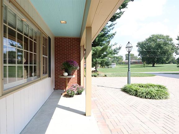 3rd image of 1009 McBurney Dr