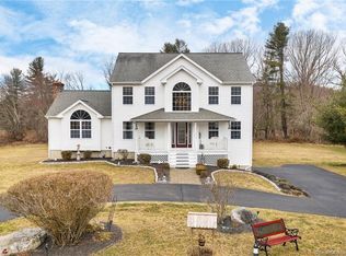 18 Hockanum Glen Rd, Beacon Falls, CT 06403