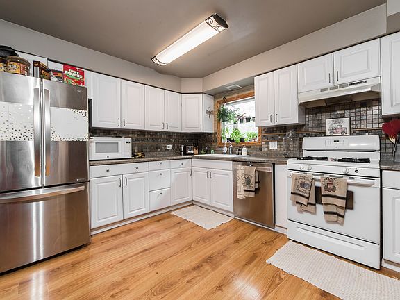 5th image of 20W509 Charles Ln