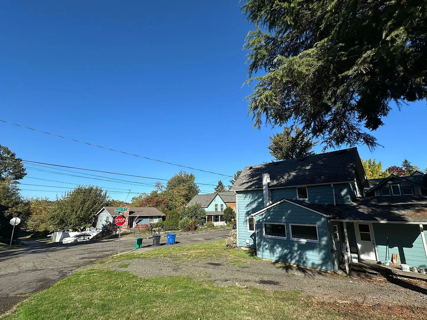 Charming 3-Bedroom Victorian Home Near Downtown! — Photo 4