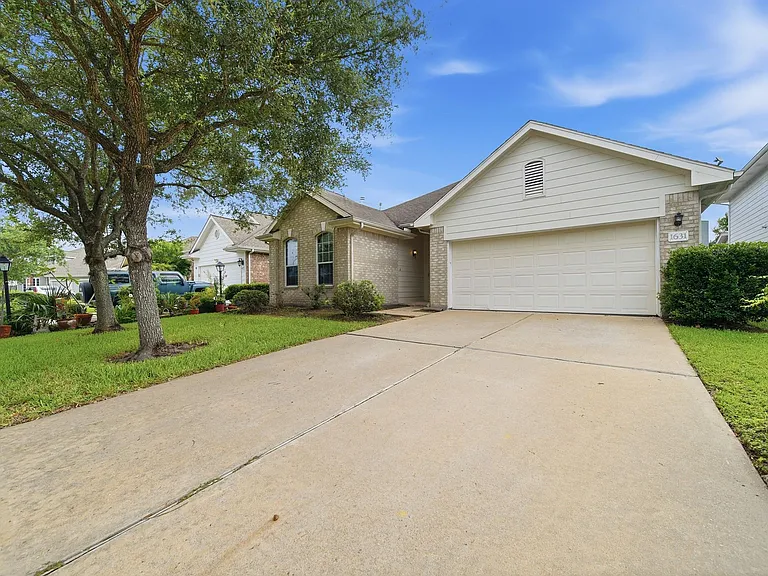 1631 Crescent Shores Ln — Photo 5