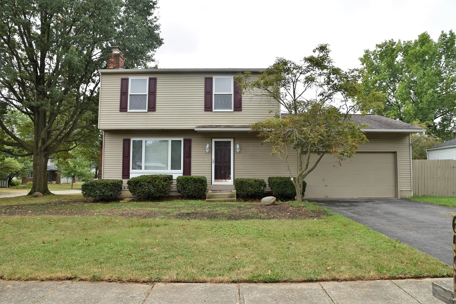 6595 Helm Ave photo 1