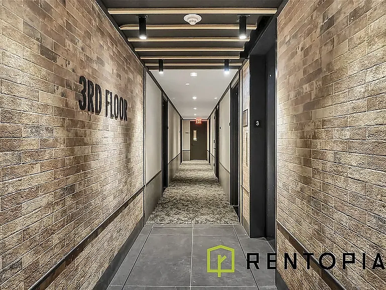 209 N 11th St #201J — Photo 14